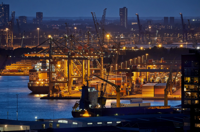 Rotterdam reports container decline amid higher revenue